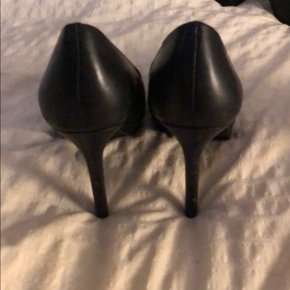 Jessica Simpson black heels, 4 inches - Picture 3 of 4
